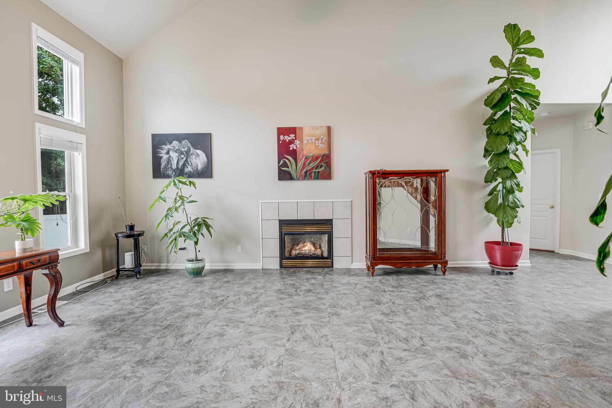 2702 McKenzie Ln