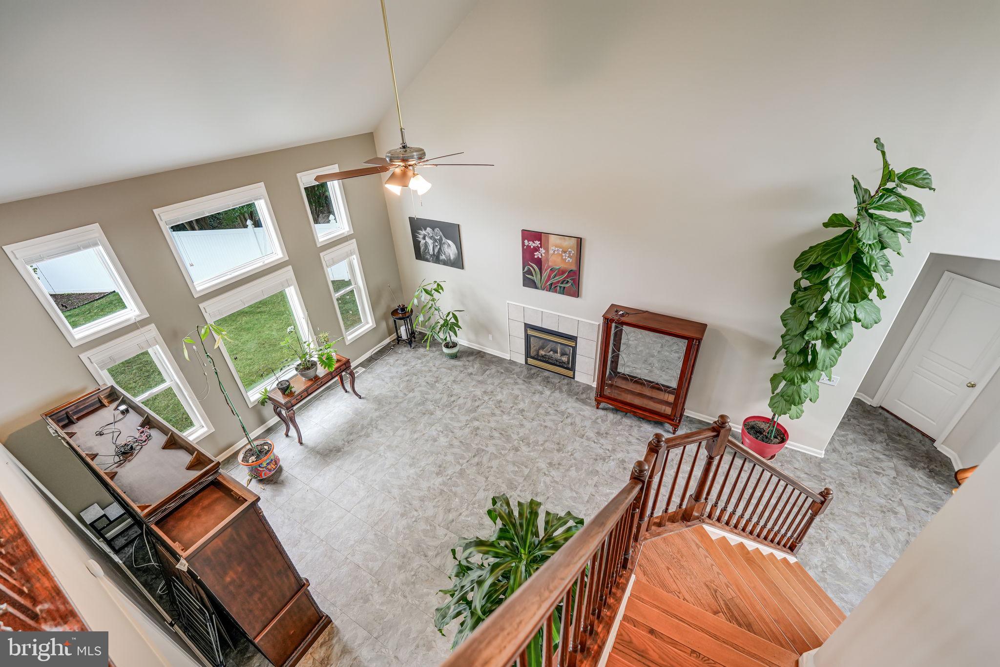 2702 McKenzie Ln