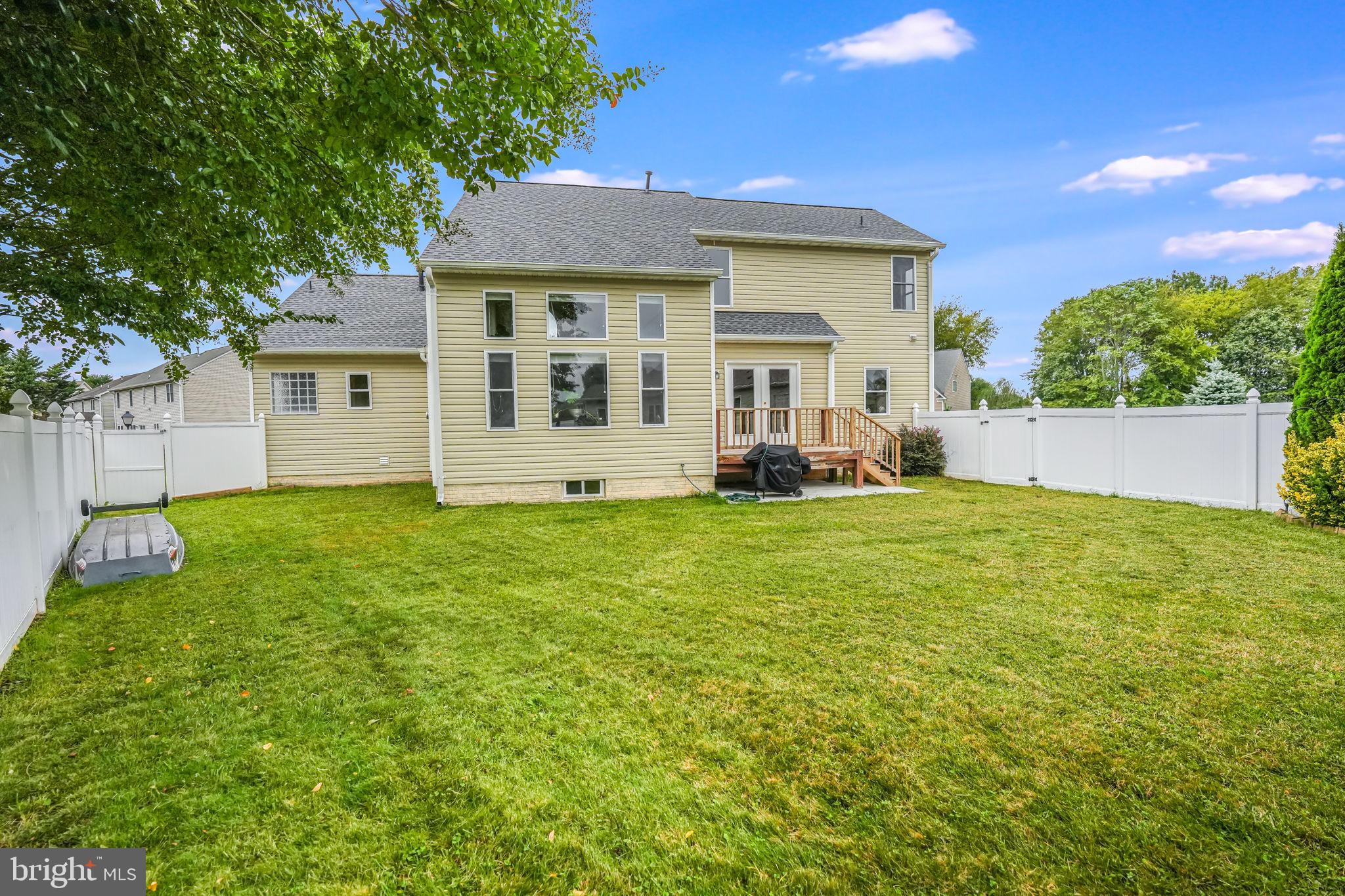 2702 McKenzie Ln
