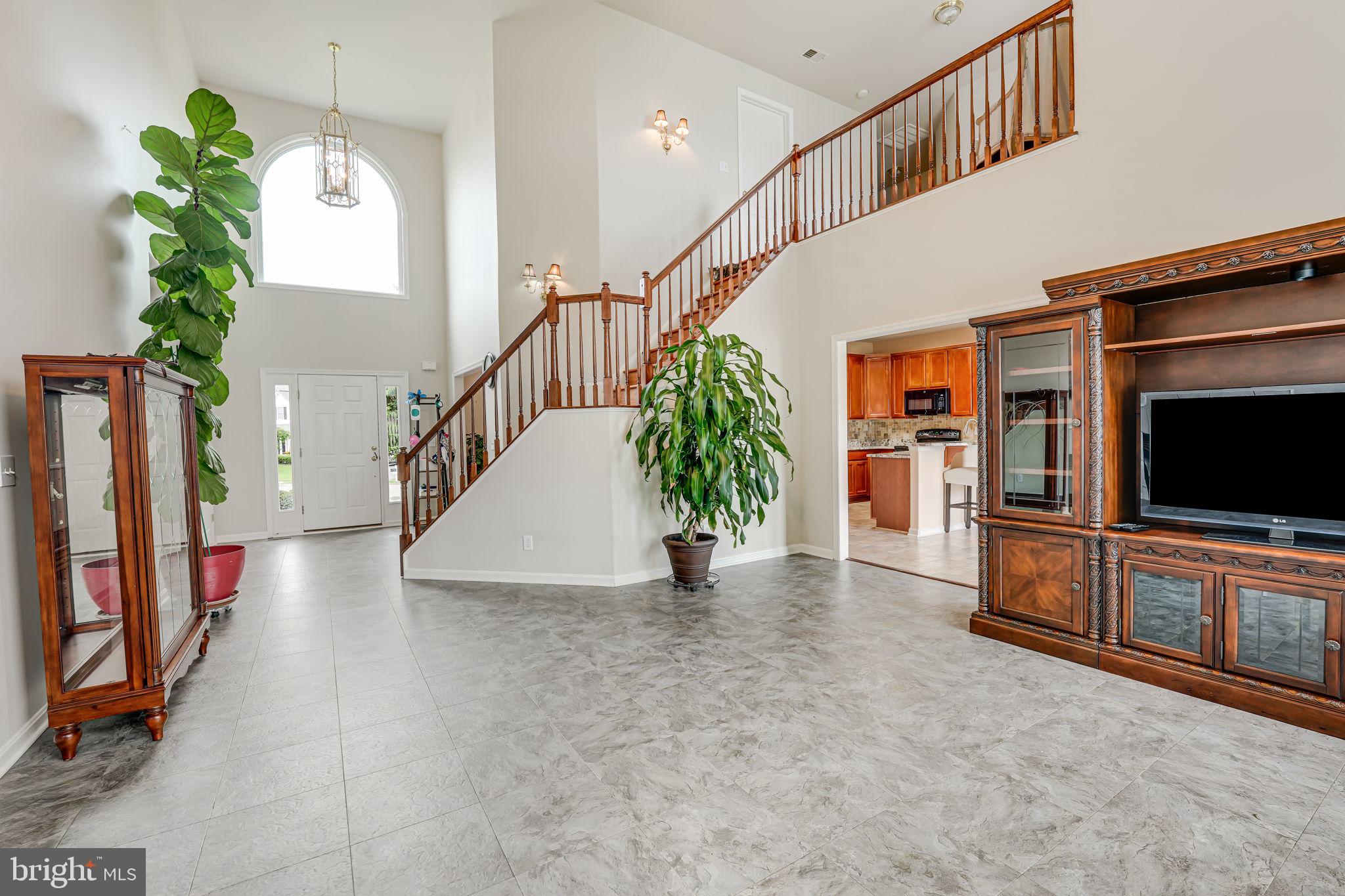2702 McKenzie Ln