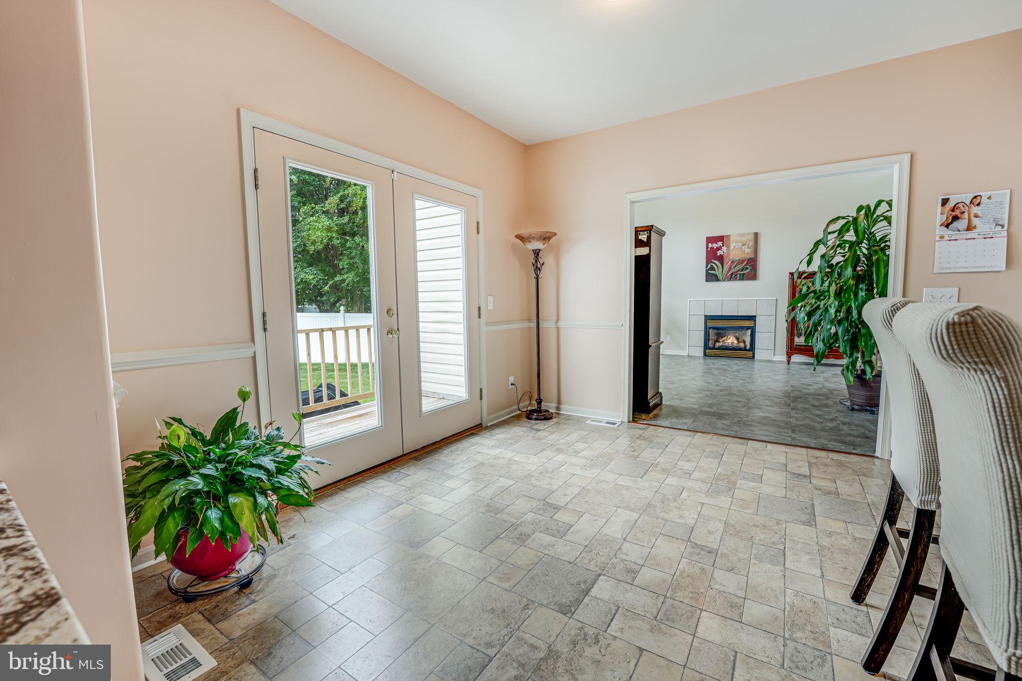 2702 McKenzie Ln