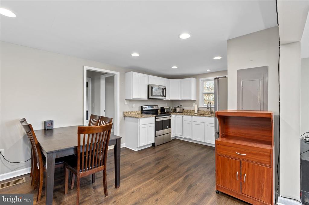 10904 Deerfield Dr