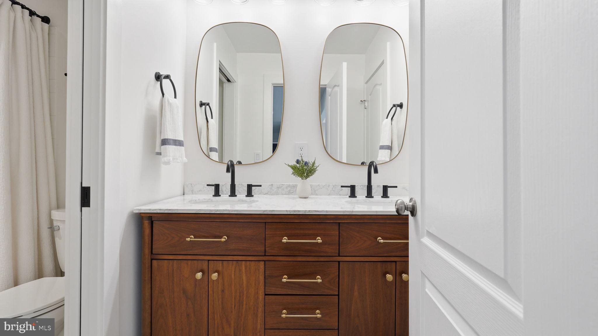 108 BROOKE POINT COURT