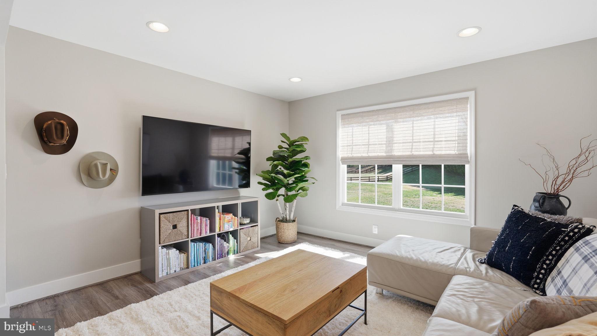 108 BROOKE POINT COURT