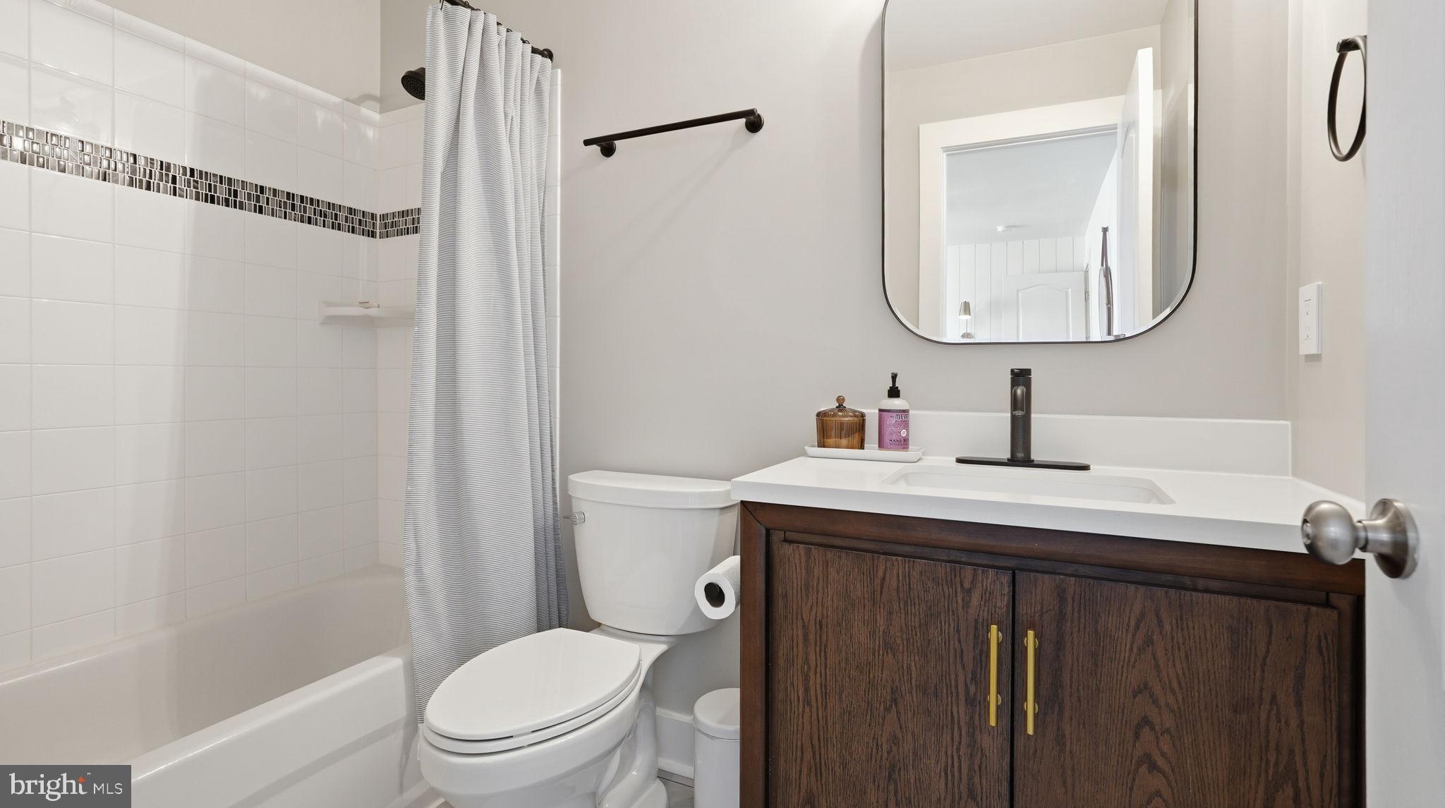 108 BROOKE POINT COURT