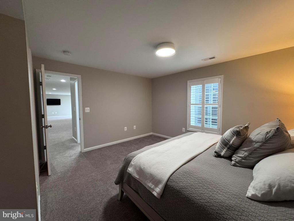 108 BROOKE POINT COURT