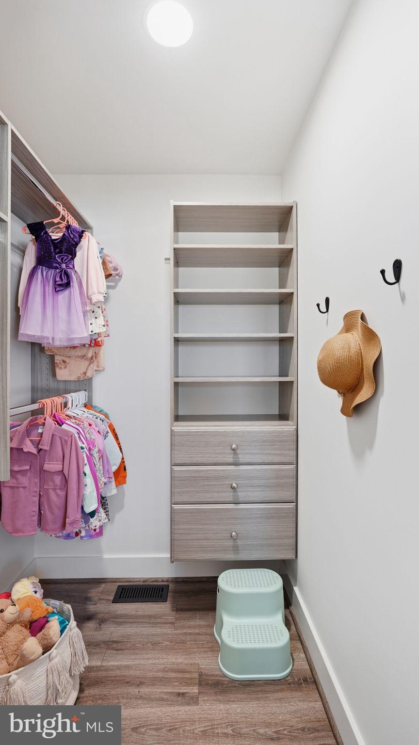 108 BROOKE POINT COURT