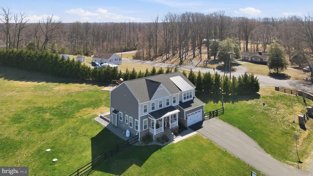 108 BROOKE POINT COURT