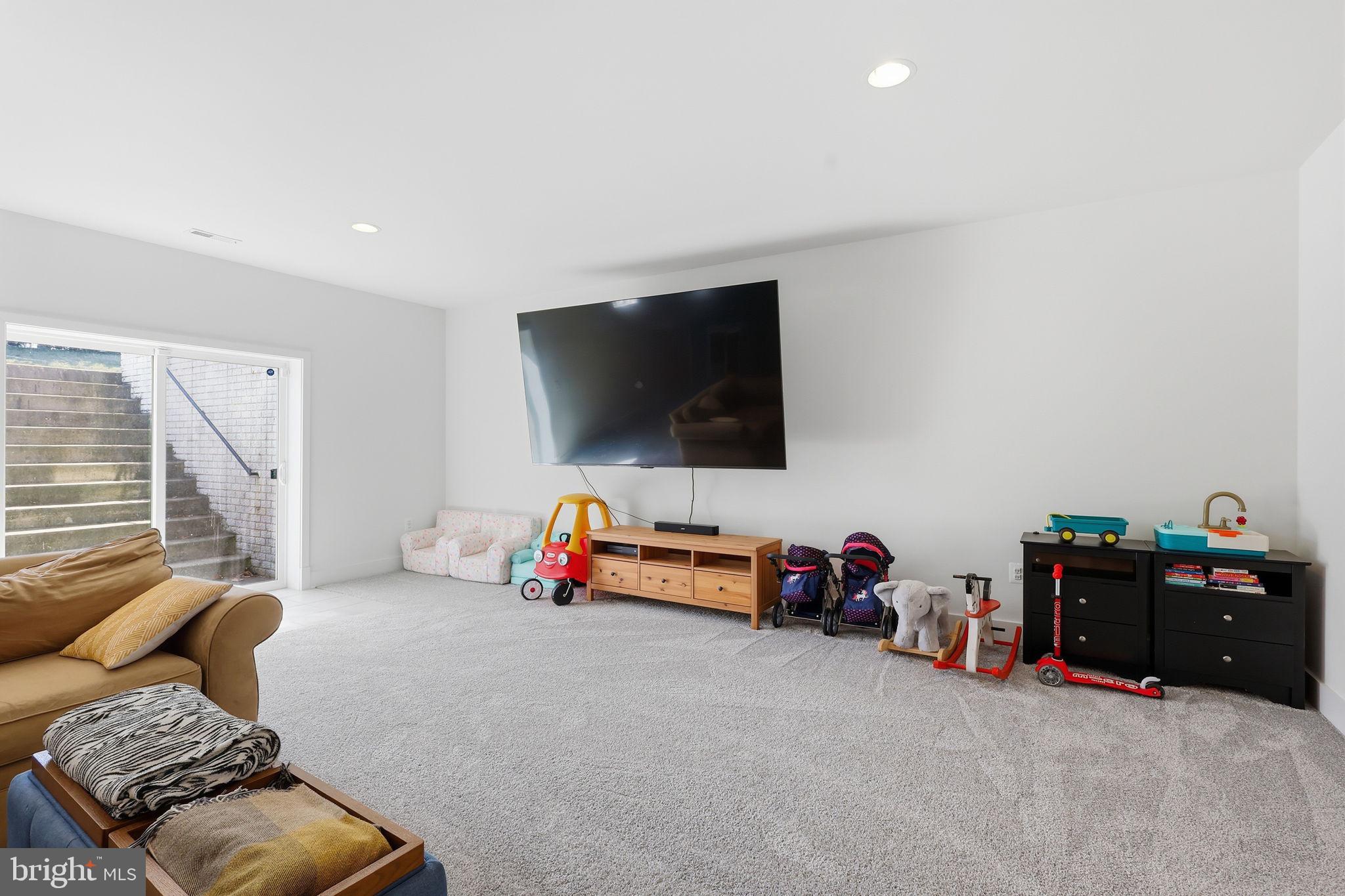 116 BROOKE POINT COURT