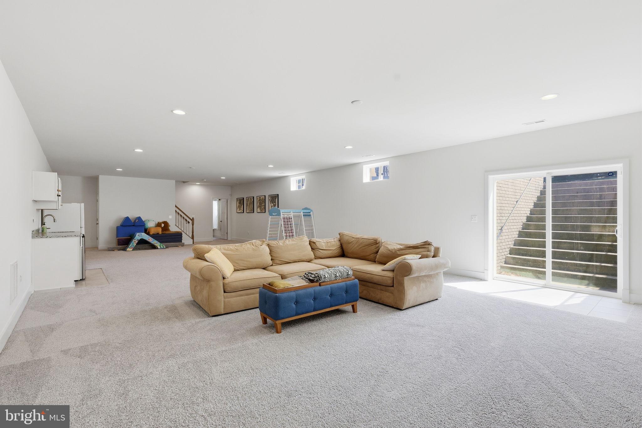 116 BROOKE POINT COURT