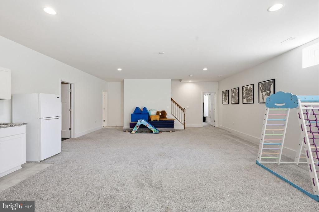 116 BROOKE POINT COURT