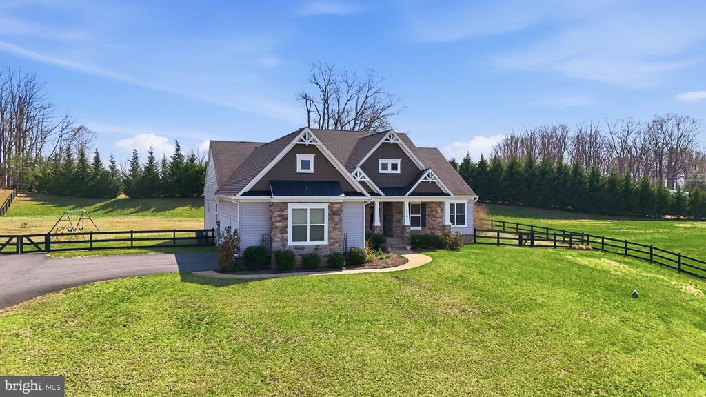 116 BROOKE POINT COURT
