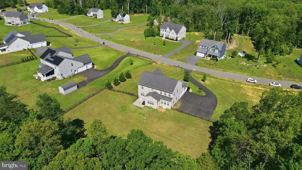 124 BROOKE POINT COURT