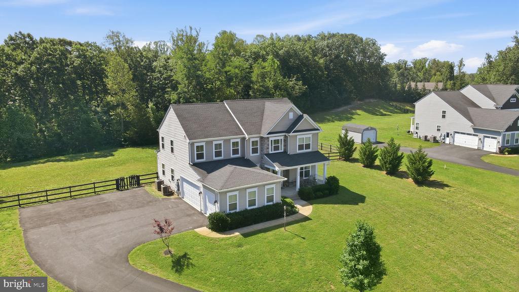 124 BROOKE POINT COURT