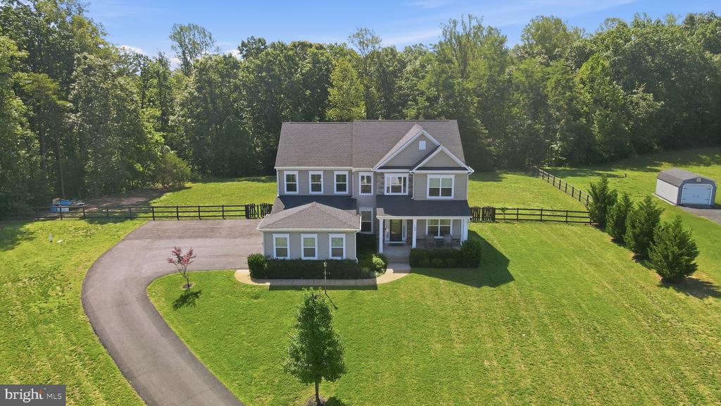 124 BROOKE POINT COURT