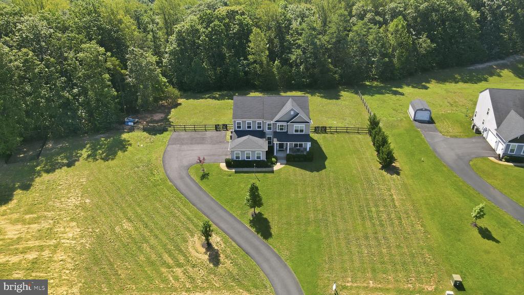 124 BROOKE POINT COURT
