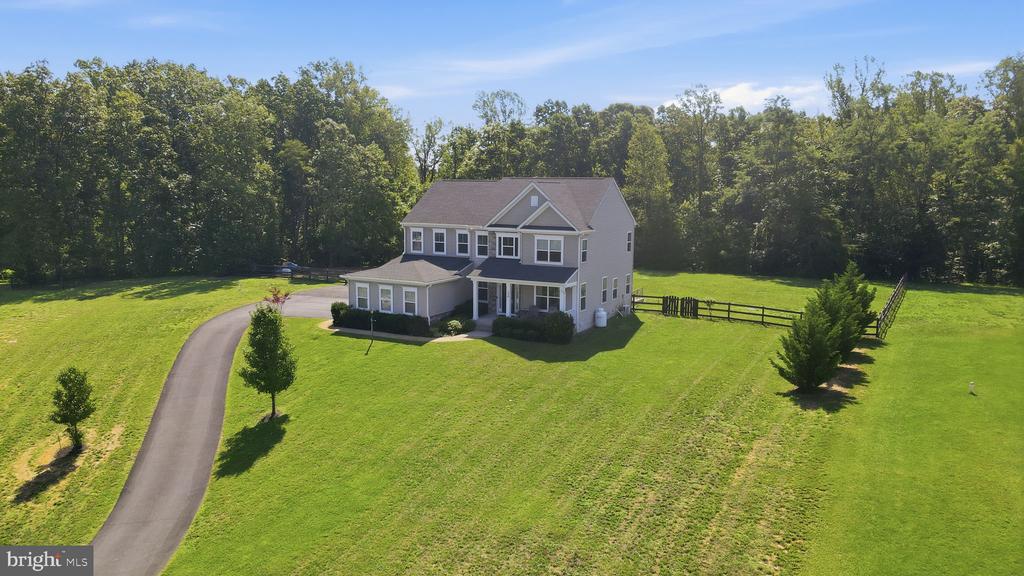 124 BROOKE POINT COURT