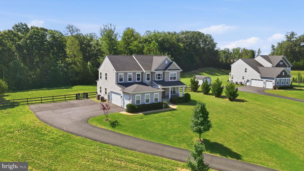 124 BROOKE POINT COURT