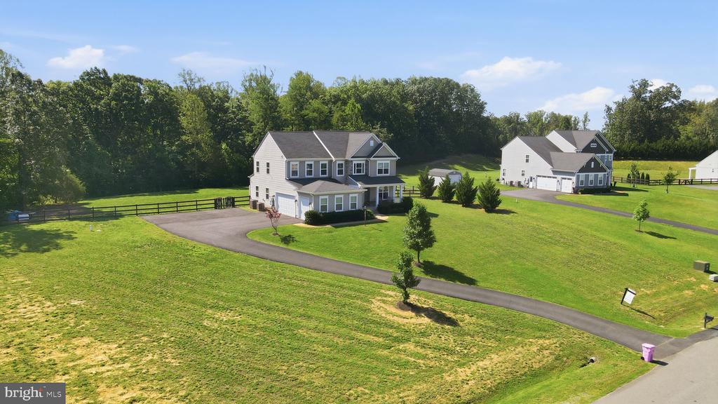 124 BROOKE POINT COURT