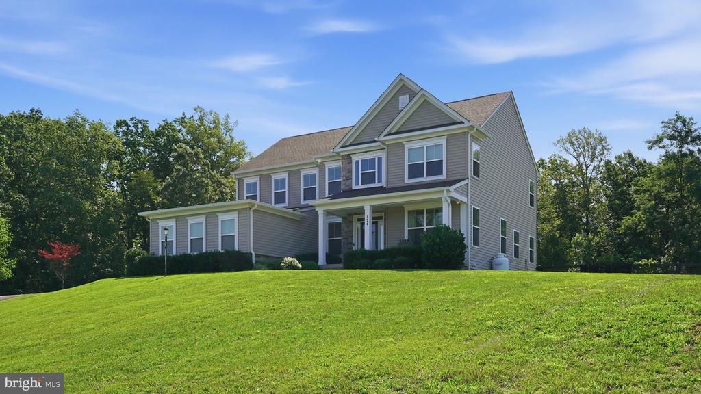 124 BROOKE POINT COURT