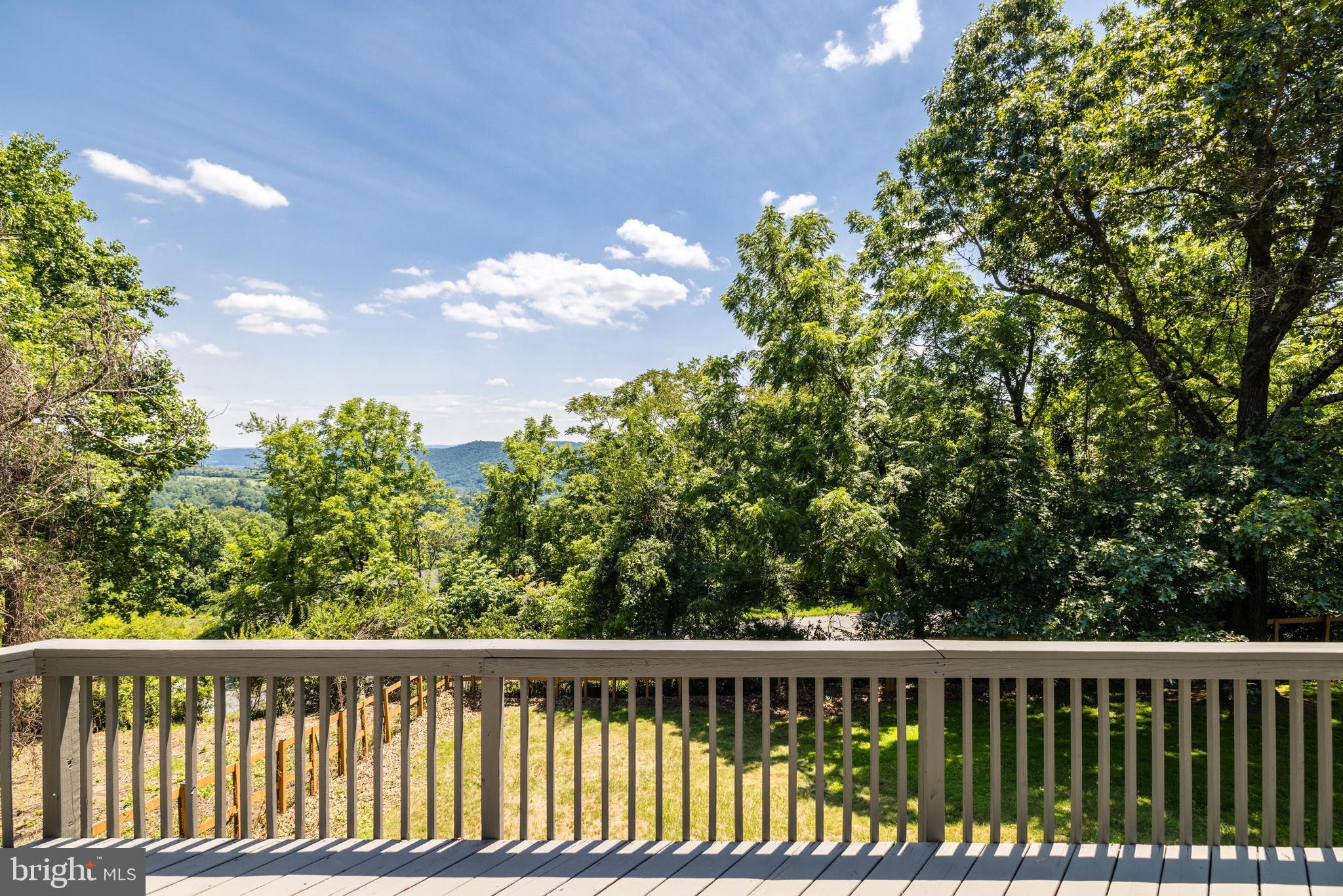 54 Arrowood Rd