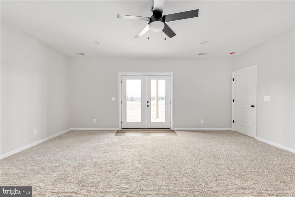 1390 RIVERMONT DR