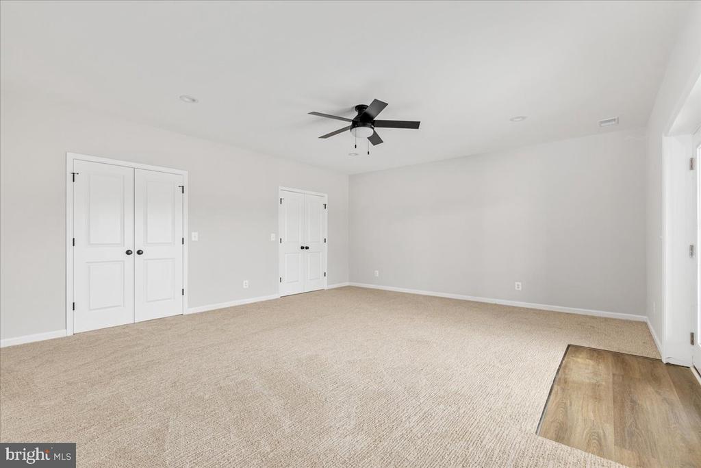 1390 RIVERMONT DR
