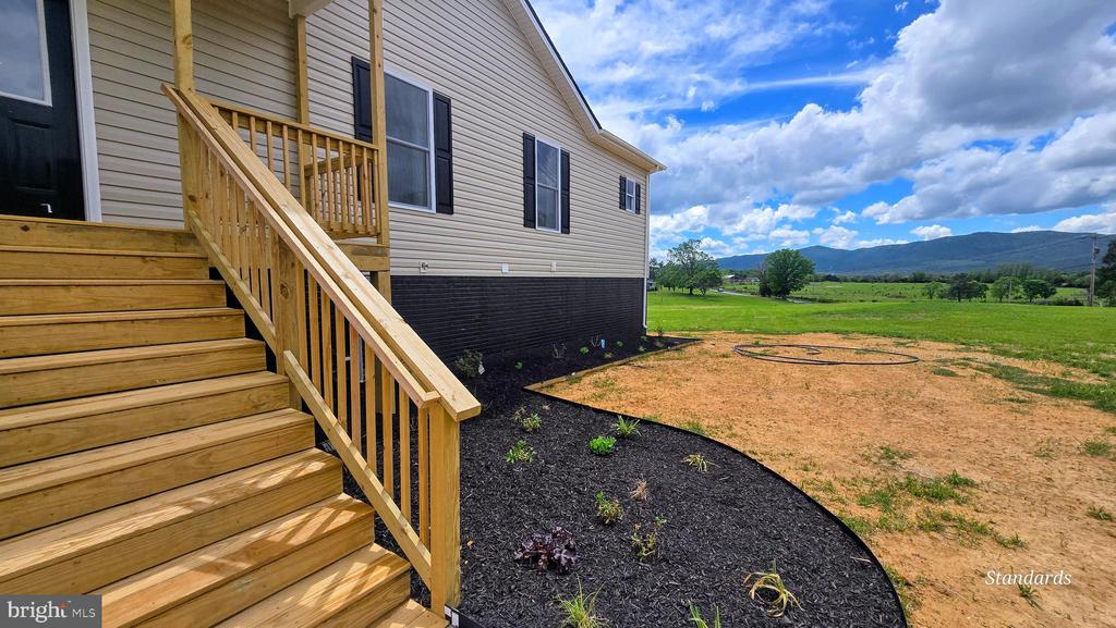 1390 RIVERMONT DR
