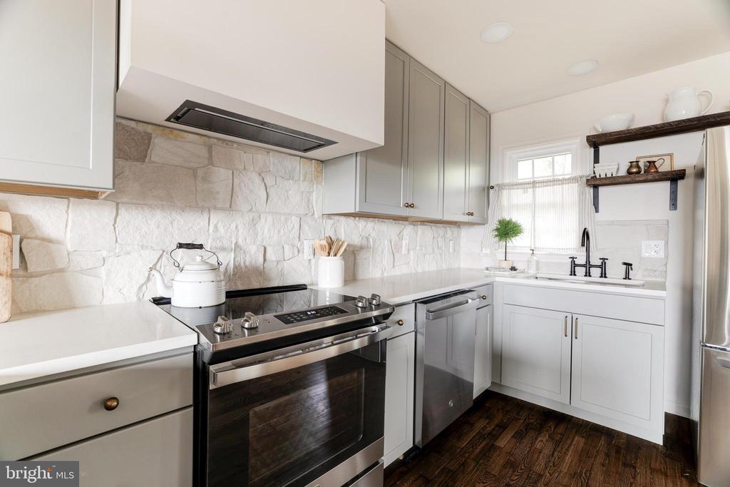 70 ARROWOOD RD