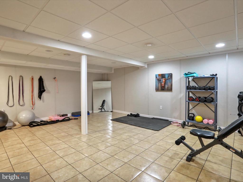 535 Bowling View Rd