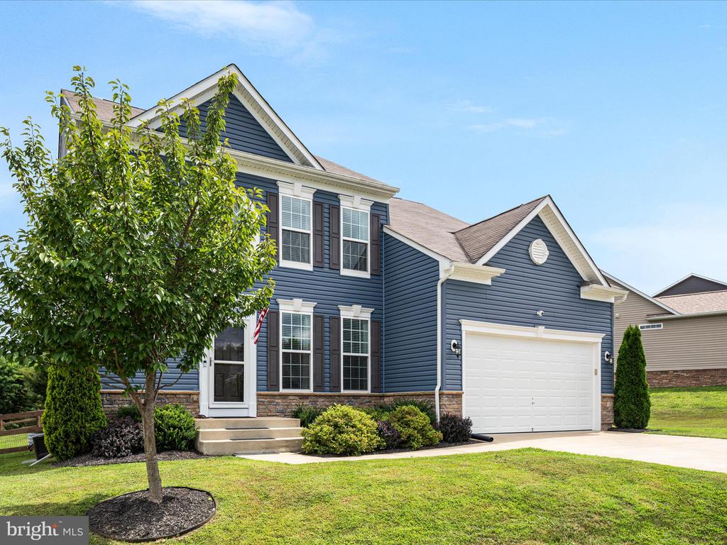 106 DIVOT COURT
