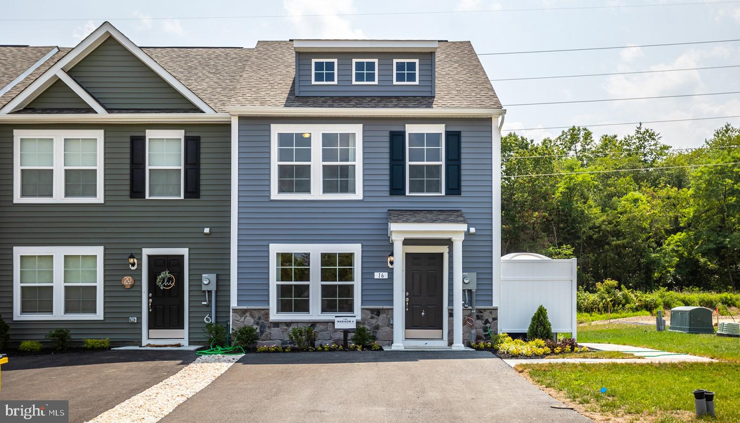 16 Gentle Breeze Dr