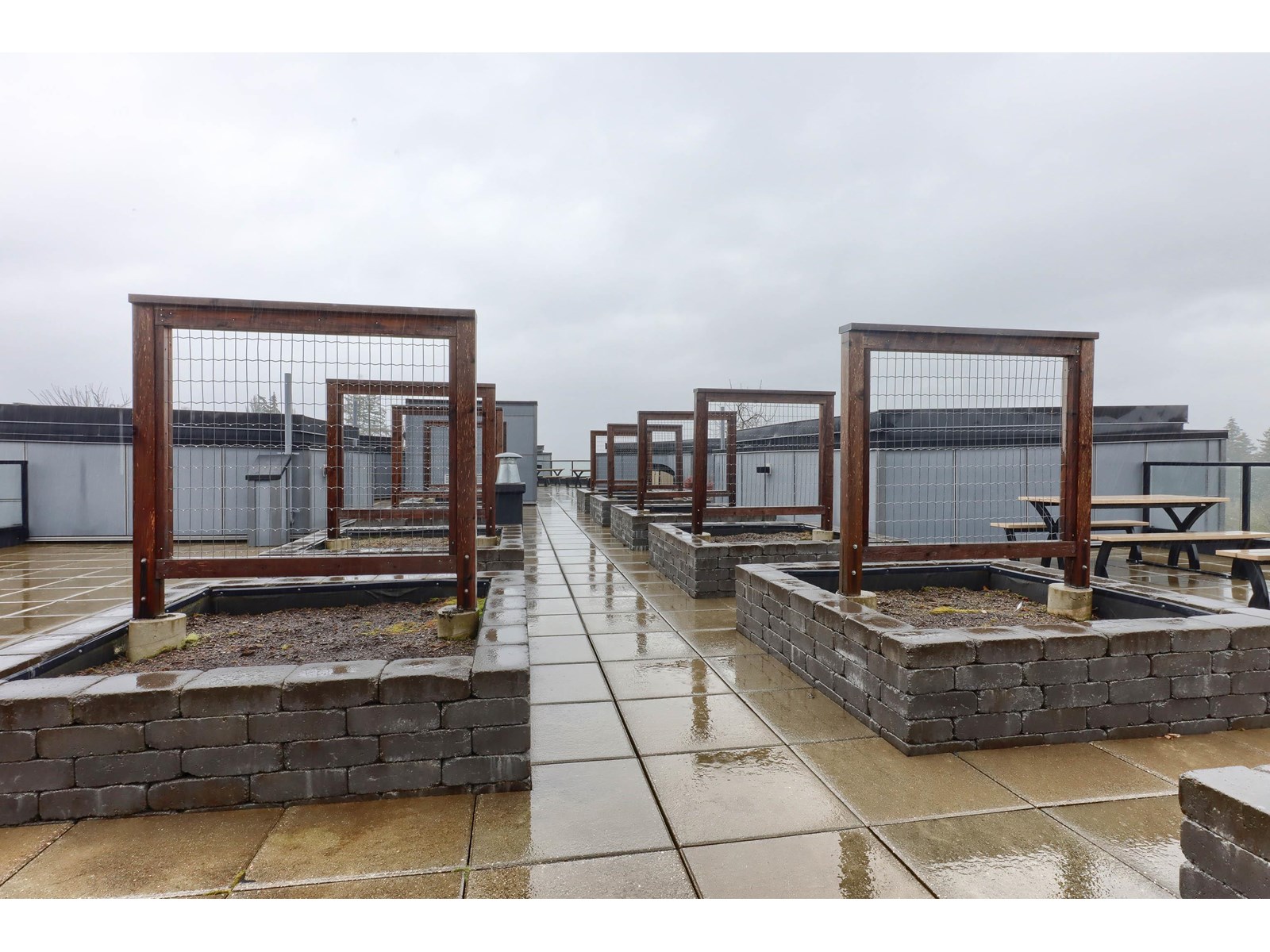 325 11077 RAVINE ROAD