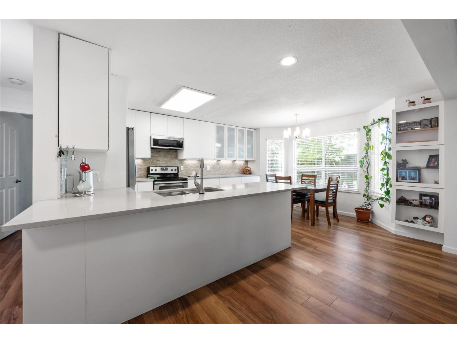 201 8972 FLEETWOOD WAY