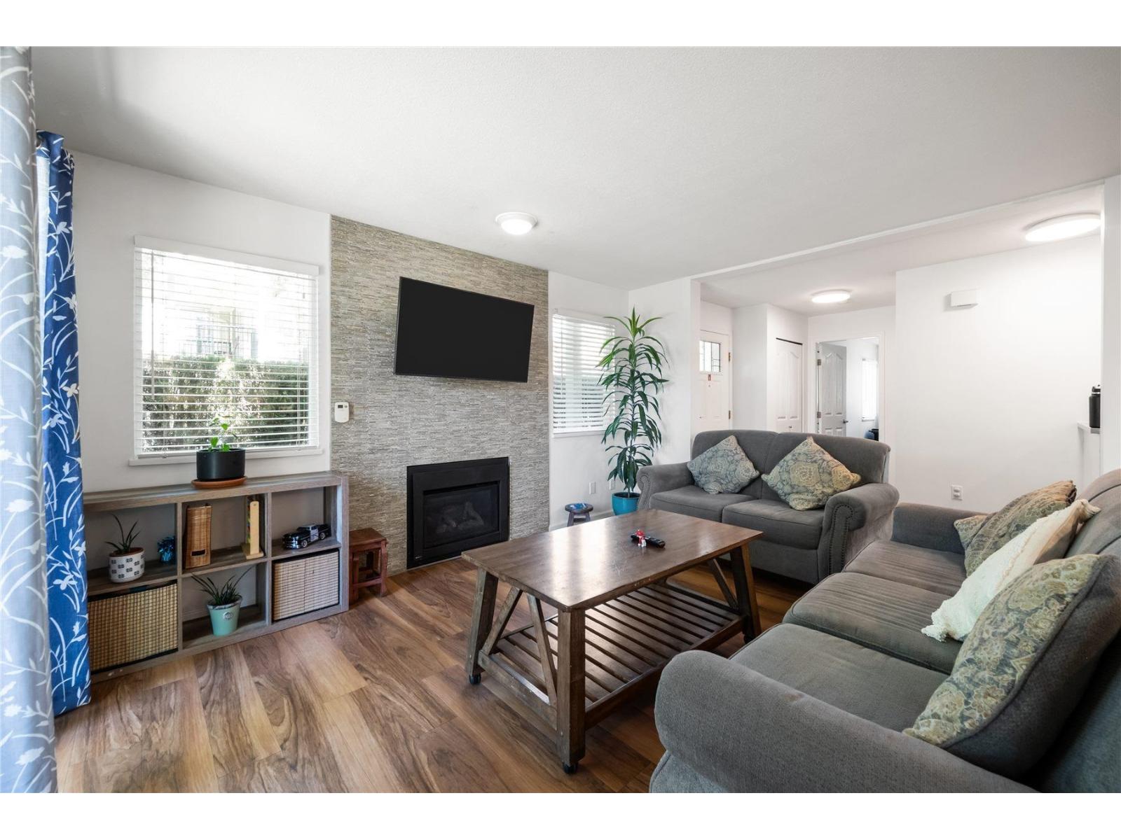 201 8972 FLEETWOOD WAY