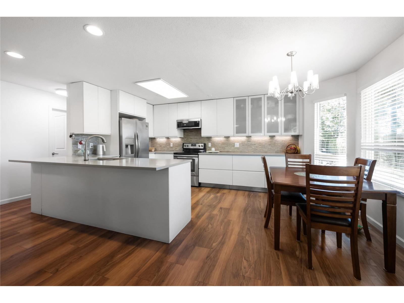 201 8972 FLEETWOOD WAY