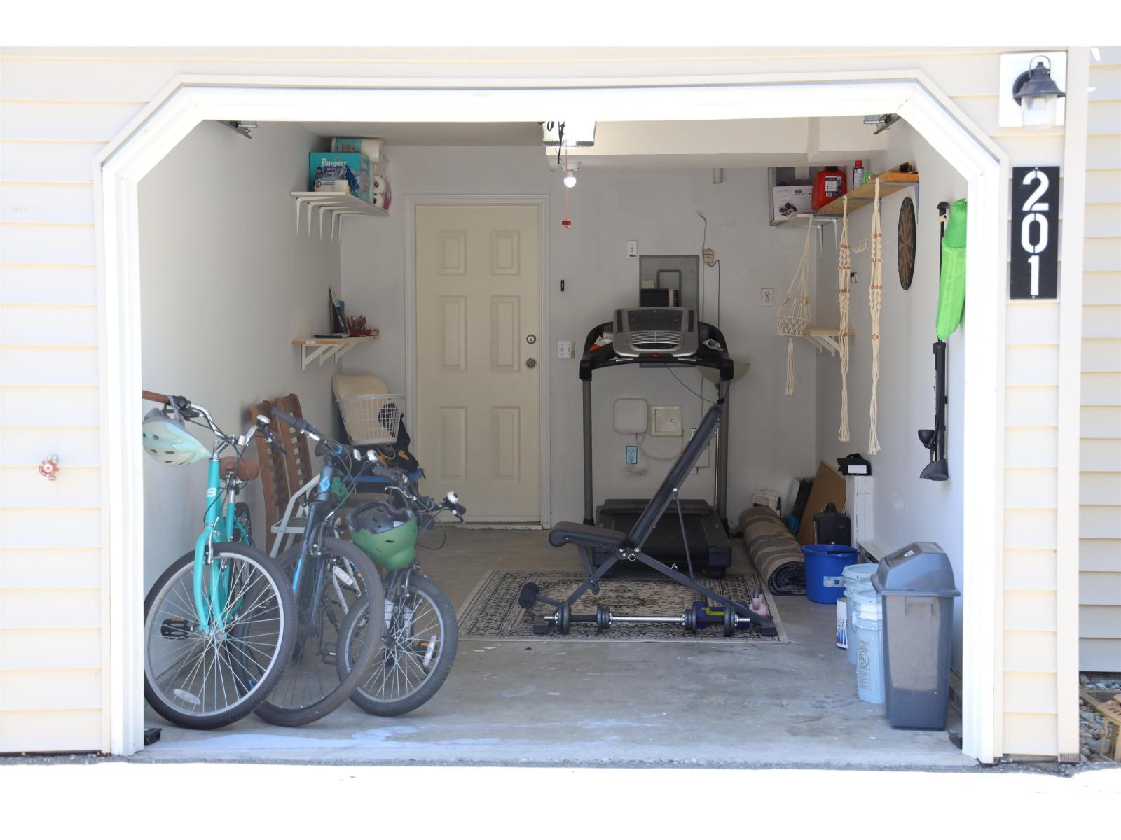 201 8972 FLEETWOOD WAY