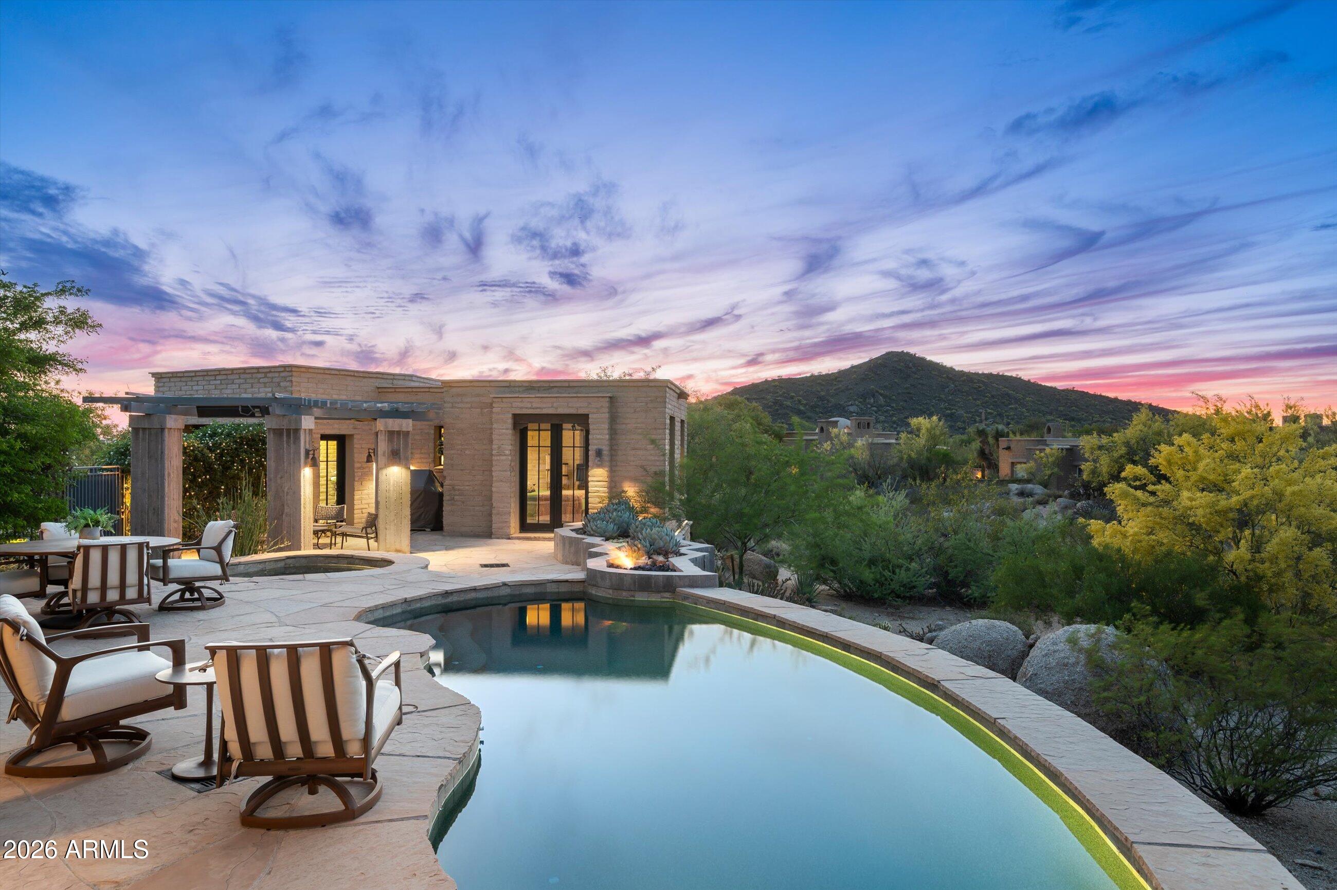 8400 E Dixileta Drive 128