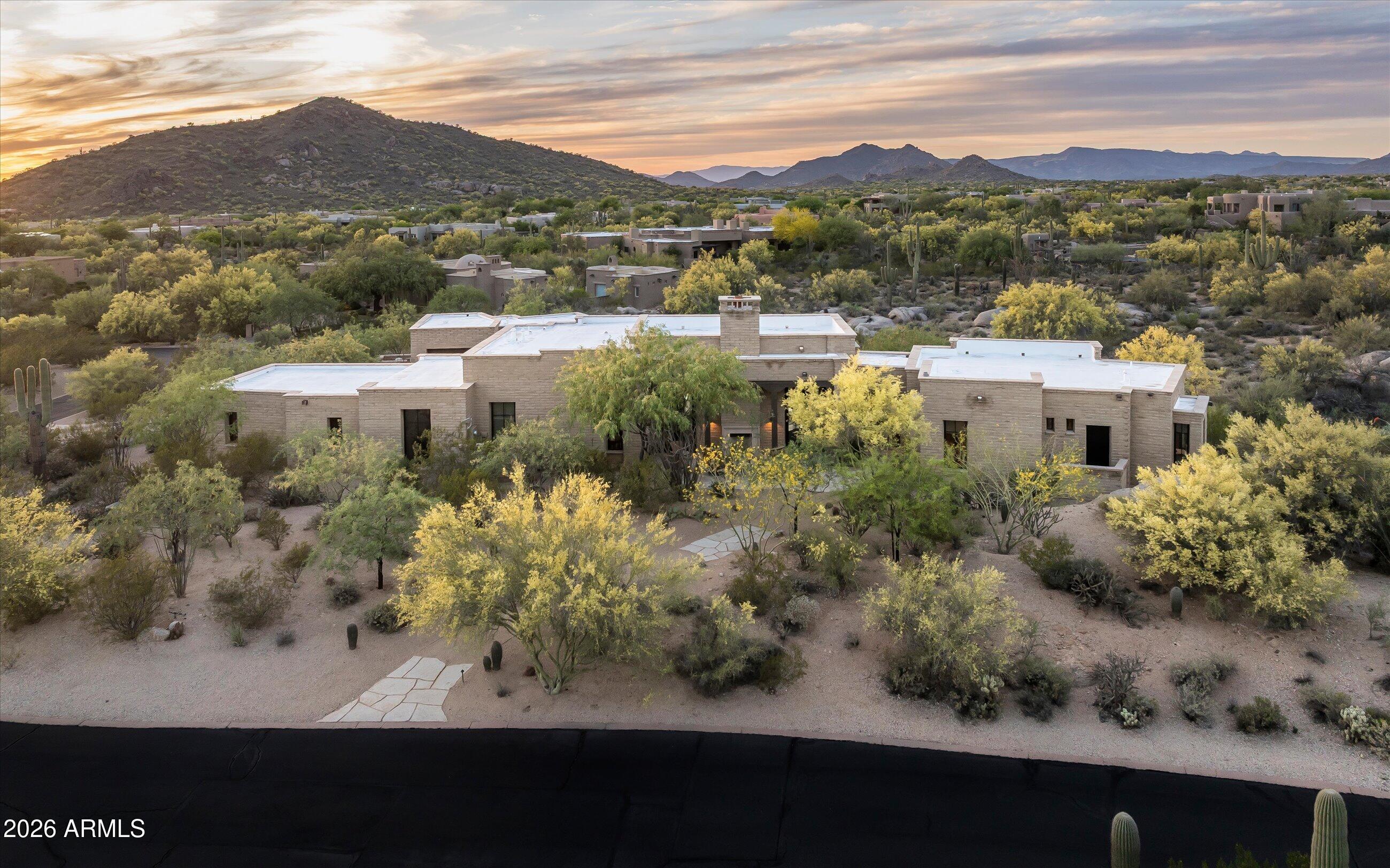 8400 E Dixileta Drive 128