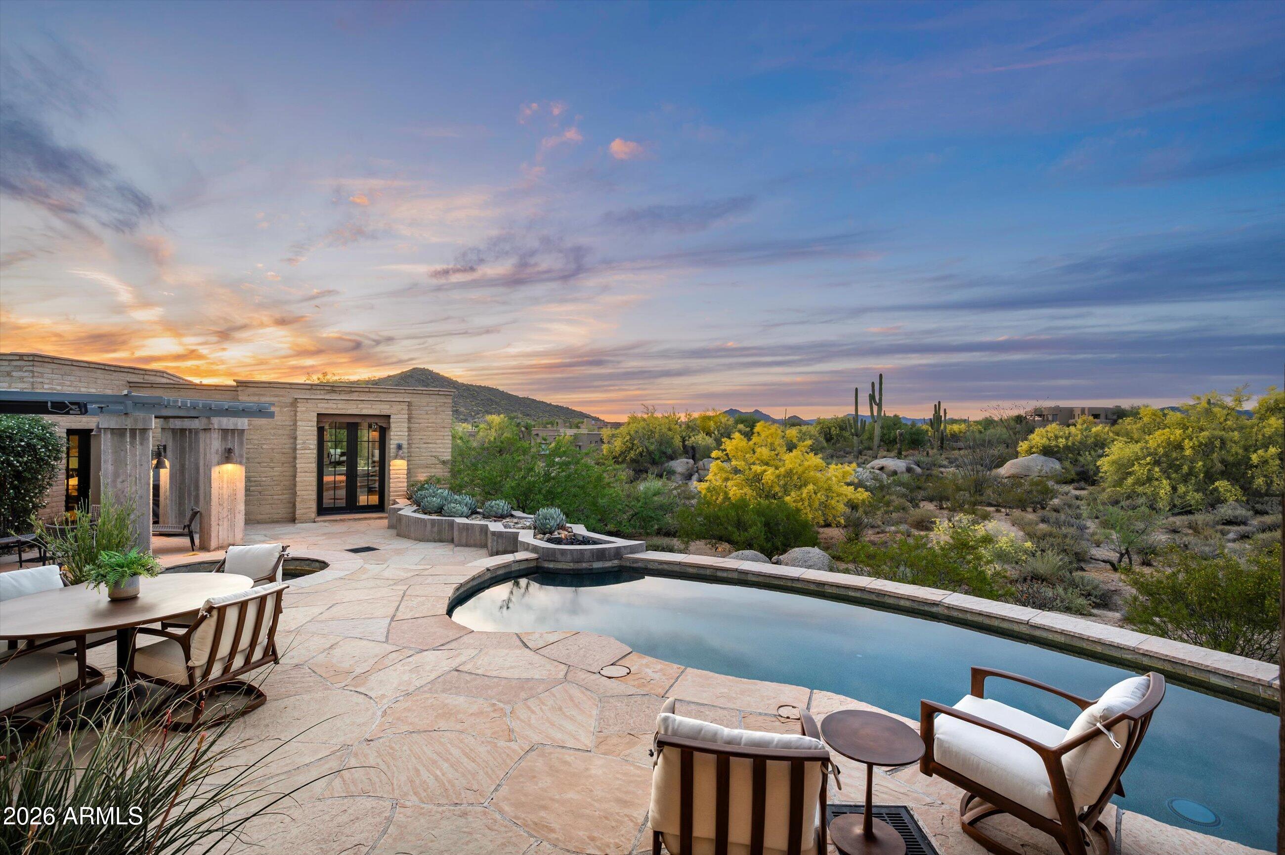 8400 E Dixileta Drive 128