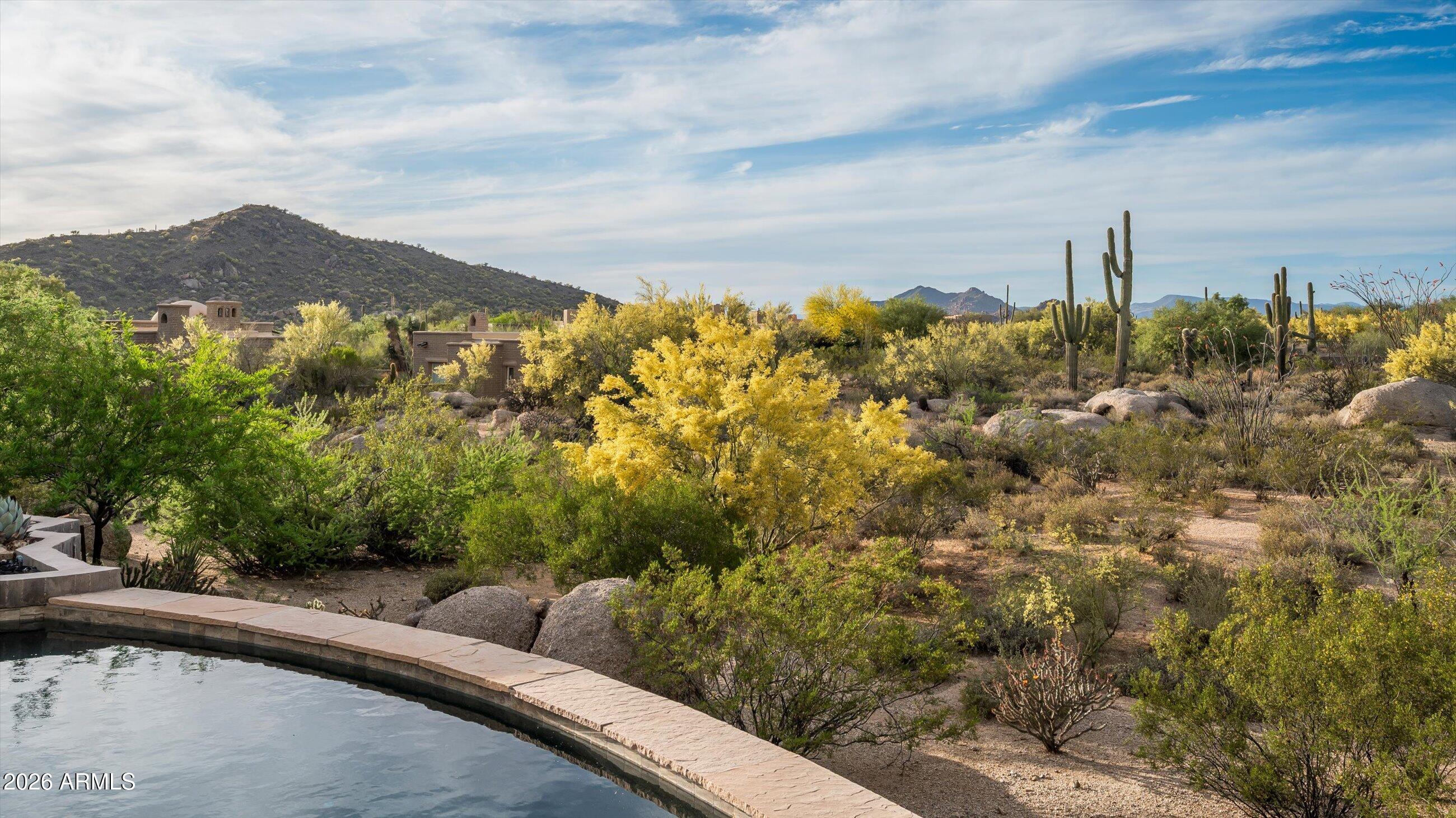 8400 E Dixileta Drive 128