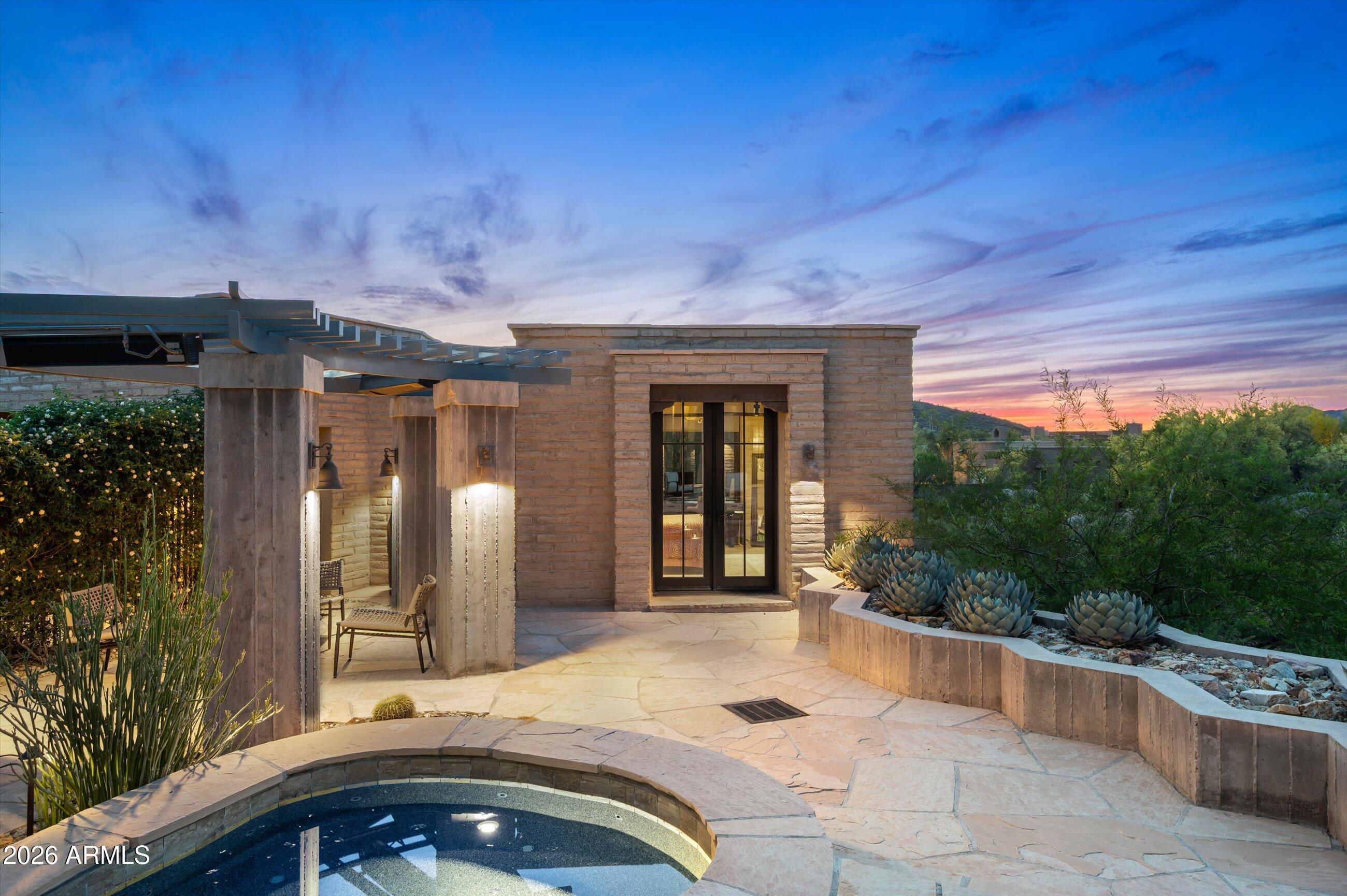 8400 E Dixileta Drive 128