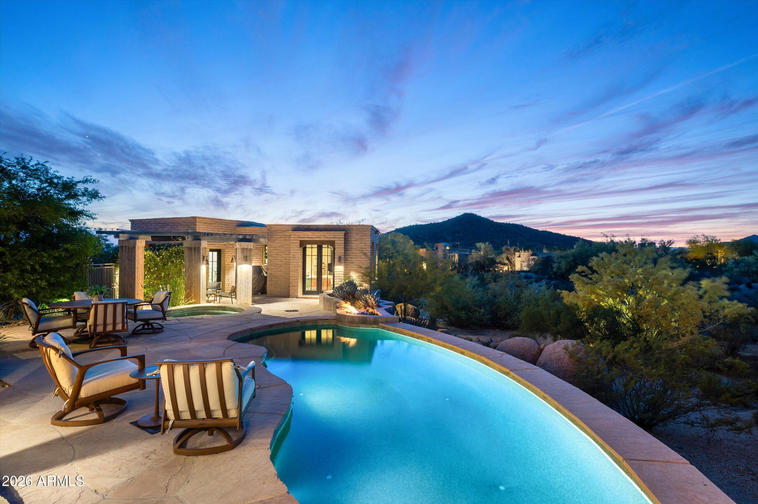 8400 E Dixileta Drive 128