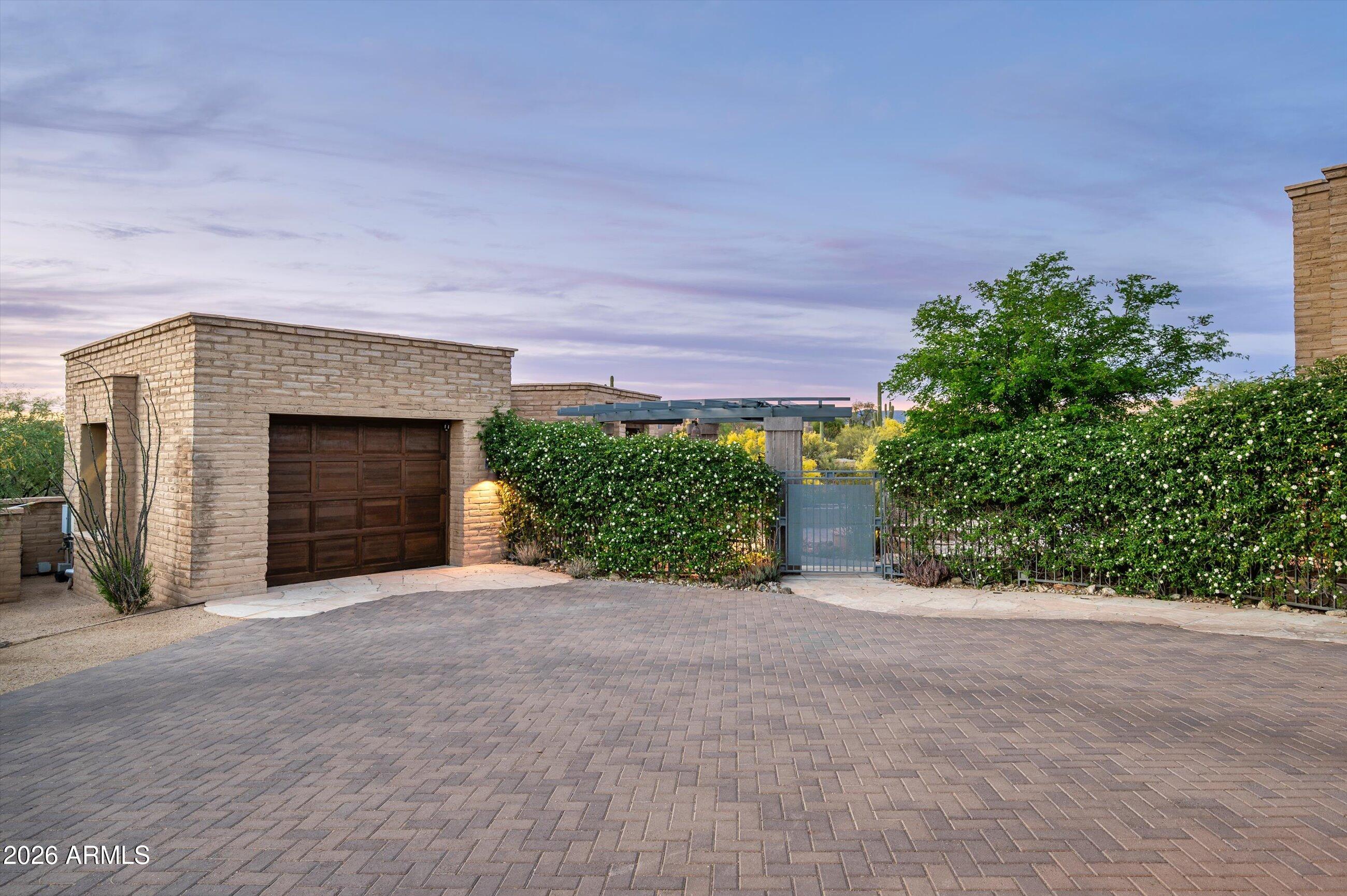 8400 E Dixileta Drive 128