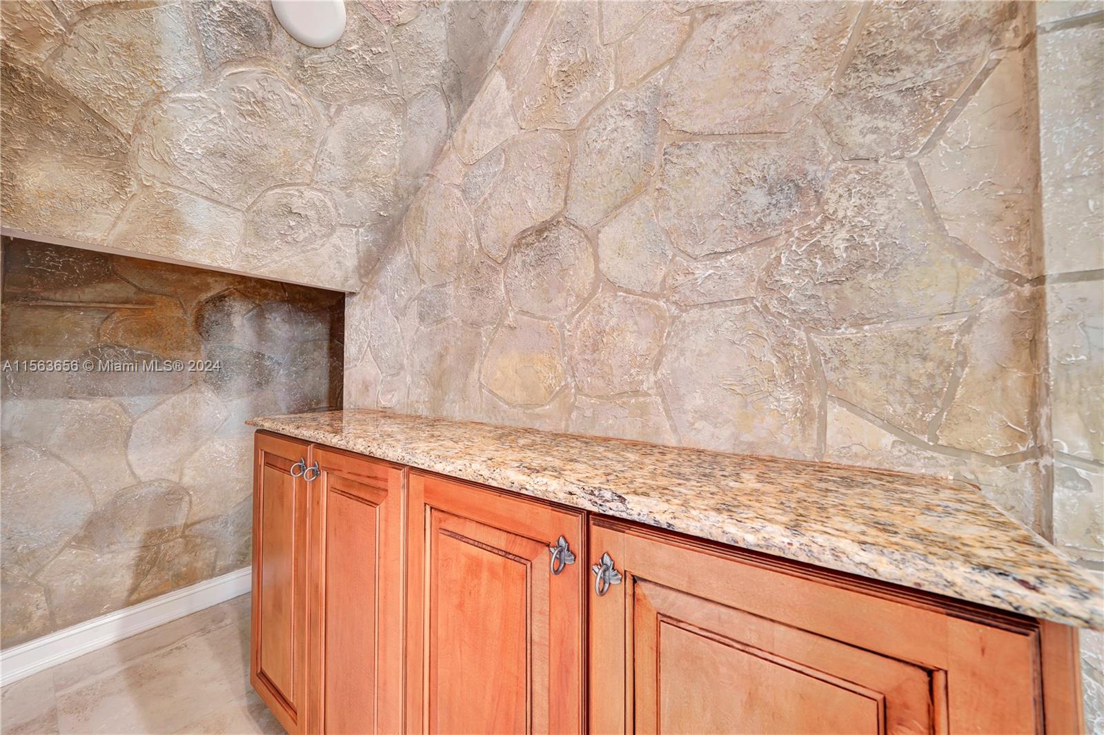 903 NE 17th Way # 104
