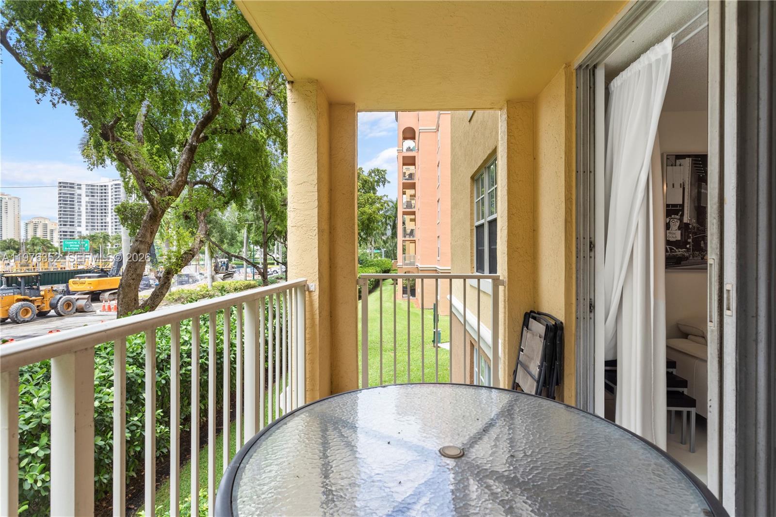 19555 E Country Club Dr # 8208