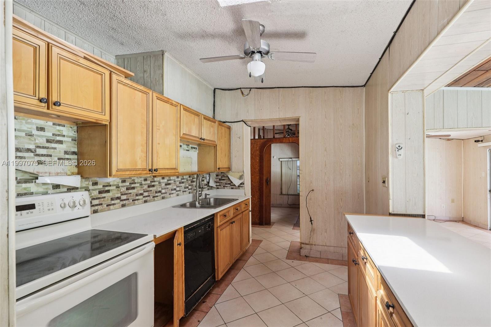 1611 NE 42nd Ct