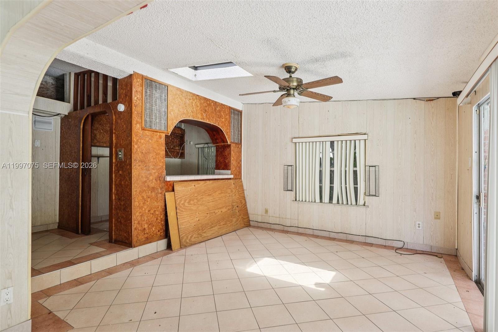 1611 NE 42nd Ct