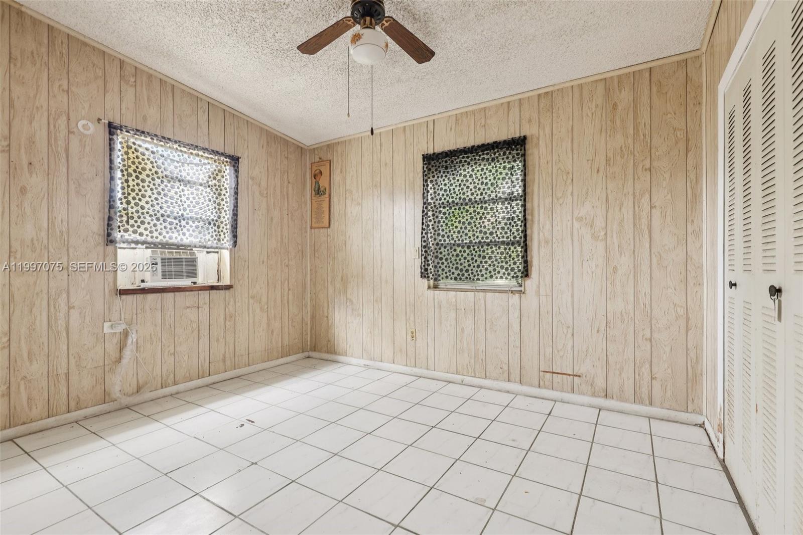 1611 NE 42nd Ct