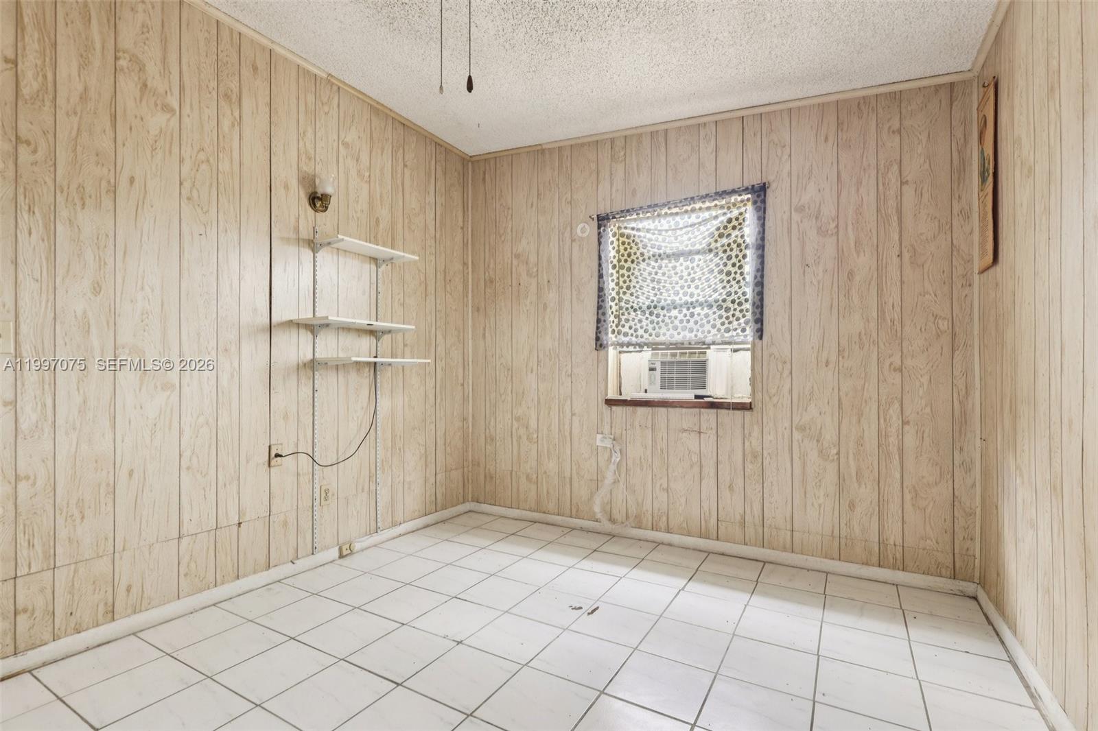 1611 NE 42nd Ct